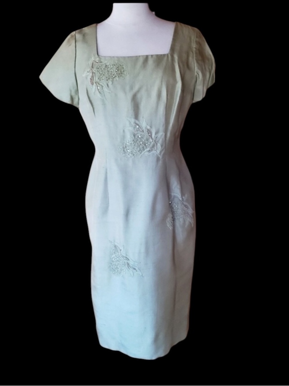 1960s Ames & Brownley Celadon Green‎ Raw Silk Appliqué Cocktail Sheath Dress